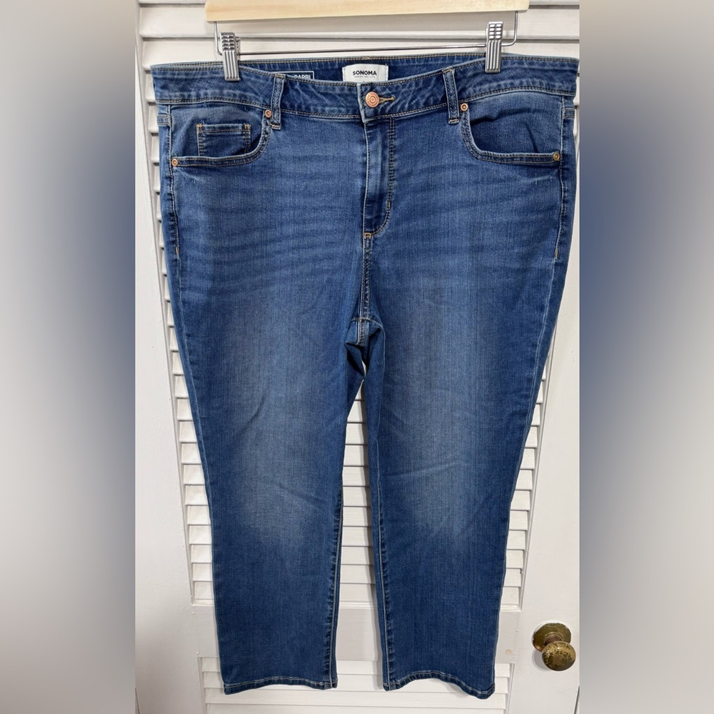 Size 18 Sonoma Jean Capris. Excellent used condition.